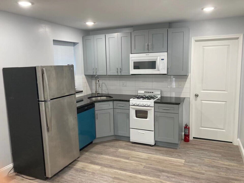 3219 Hamilton St, Unit #1 in Philadelphia, PA - Building Photo