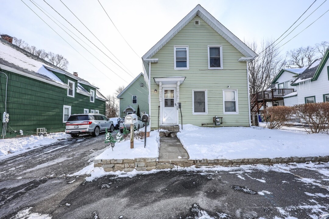 128 Winter St in Manchester, NH - Building Photo