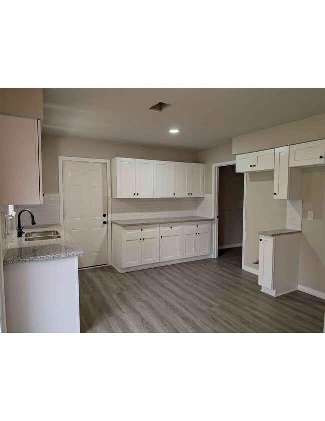 property at 10922 Lockgate Ln