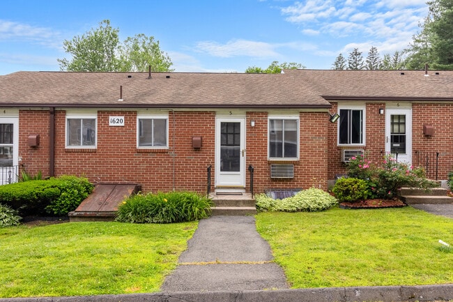 property at 1620 Farmington Ave