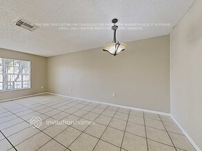 16312 SW 102nd St in Miami, FL - Foto de edificio - Building Photo