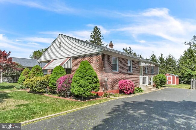 property at 915 Springhaven Rd