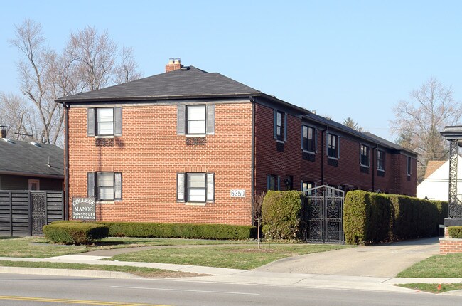 College Manor in Indianapolis, IN - Foto de edificio - Building Photo