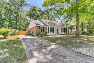 109 Runnymede Ln in Summerville, SC - Building Photo - Building Photo