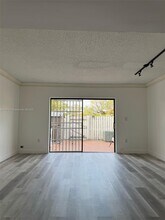 10800 NW 7th St in Miami, FL - Building Photo - Building Photo