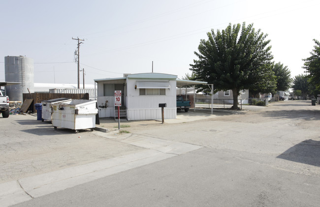 2420 Wedding Ln in Bakersfield, CA - Building Photo - Building Photo