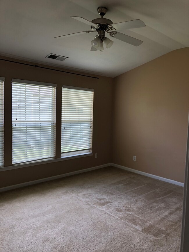 property at 3318 Elizabeth Glen Dr