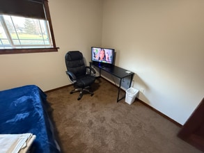 1311 Camelot Dr in Brookings, SD - Building Photo - Building Photo