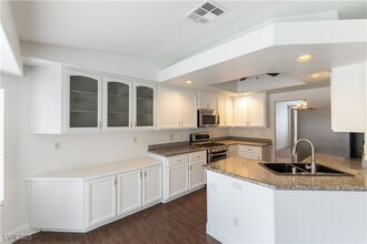 523 Pale Pueblo Ct in Las Vegas, NV - Building Photo - Building Photo