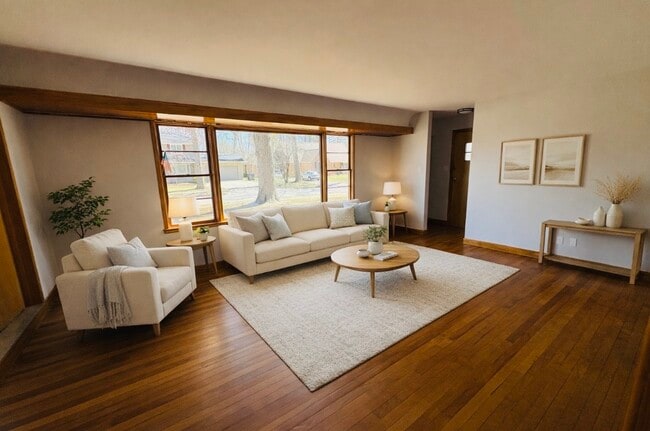 4021 Oak Ct in Midland, MI - Building Photo - Building Photo