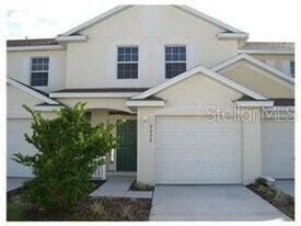 9909 Carlsdale Dr in Riverview, FL - Building Photo