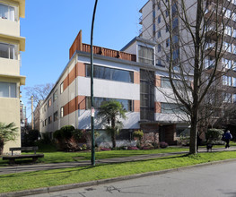 Ralston Court in Vancouver, BC - Building Photo - Building Photo