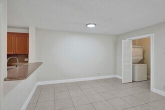 10773 Cleary Blvd in Plantation, FL - Building Photo - Building Photo