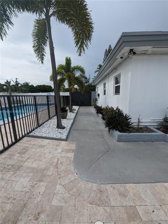 1724 McKinley St in Hollywood, FL - Building Photo