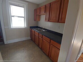 1535 W Canfield St in Detroit, MI - Building Photo - Building Photo