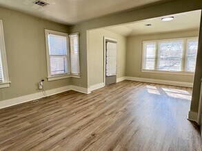 2521 NW 12th St in Oklahoma City, OK - Building Photo - Building Photo