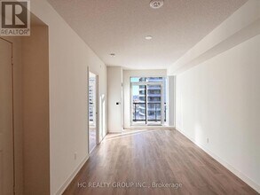 4955 Yonge St in Toronto, ON - Building Photo - Building Photo