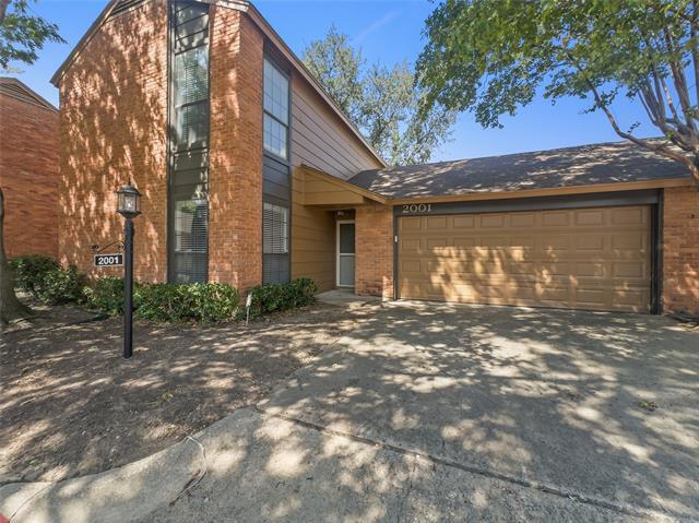 2001 Wilshire Dr in Irving, TX - Building Photo