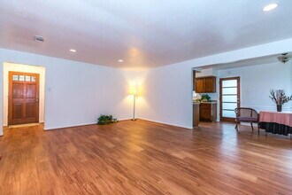 805 Thornwood Dr in Shenandoah, TX - Building Photo - Building Photo