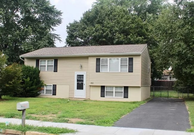 382 Paul Dr in Smyrna, DE - Foto de edificio - Building Photo