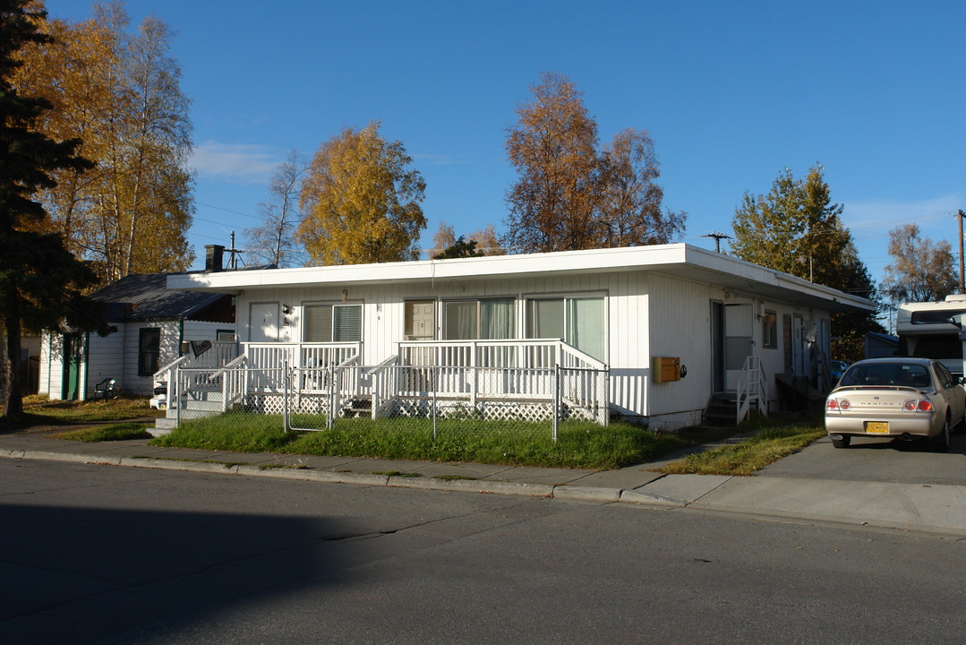 1037 E 9th Ave in Anchorage, AK - Building Photo