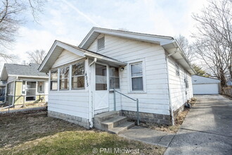 4915 Crittenden Ave in Indianapolis, IN - Building Photo - Building Photo