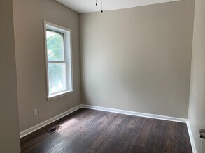 2415 Booker St in Nashville, TN - Building Photo - Building Photo