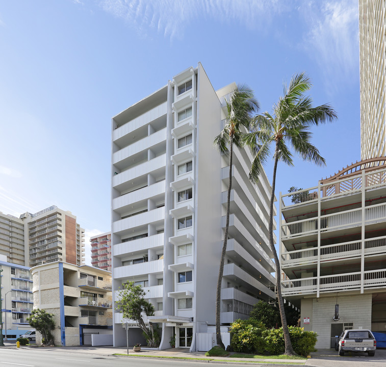 Boulevard Tower in Honolulu, HI - Building Photo