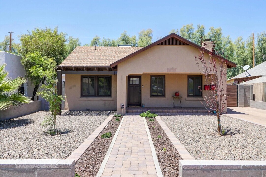 3740 N 12th St in Phoenix, AZ - Building Photo