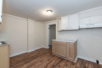 1007 E Edgerton St in Dunn, NC - Building Photo - Building Photo