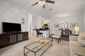 Oxford Point in Gulfport, MS - Foto de edificio - Building Photo