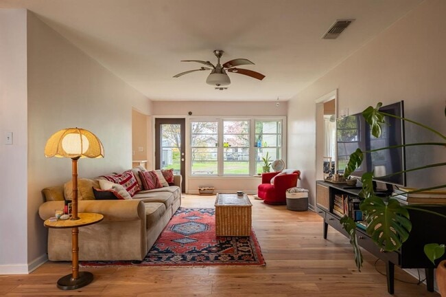 503 Provines Dr in Austin, TX - Building Photo - Building Photo