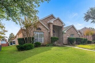 4220 Oak Grove Dr in Carrollton, TX - Building Photo - Building Photo