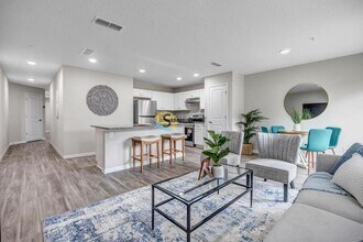 9564 Hood Rd, Unit 101 in Jacksonville, FL - Building Photo - Building Photo