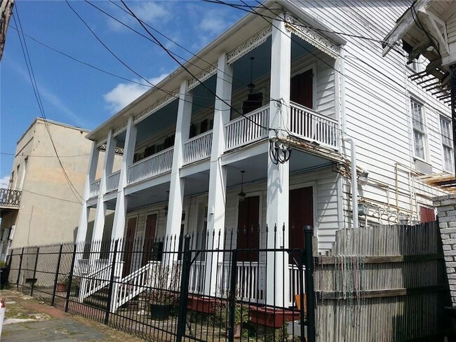 1566 Annunciation St in New Orleans, LA - Foto de edificio - Building Photo