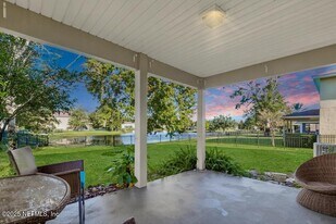 612 Spruce Creek Rd in Jacksonville, FL - Building Photo