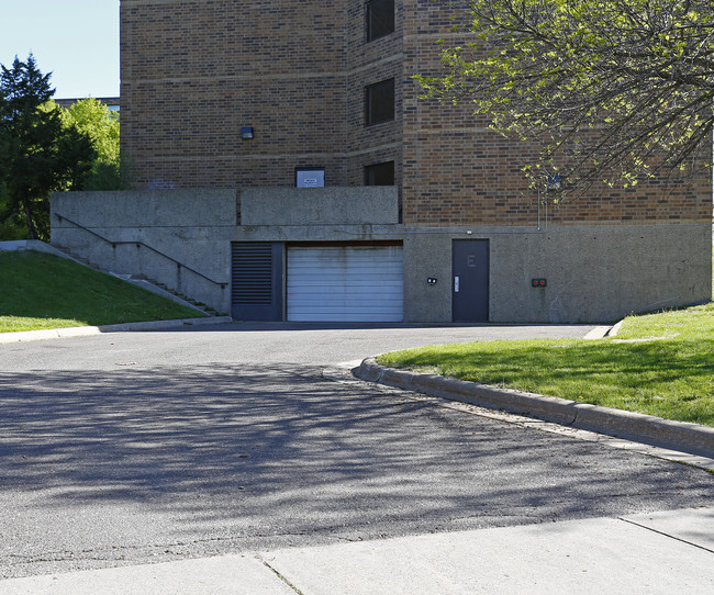 Lewis Park Apartments in St. Paul, MN - Building Photo - Building Photo