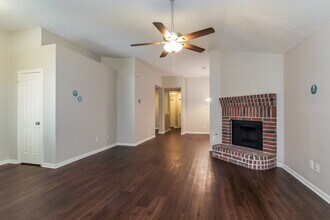22215 Nobles Crossing Dr in Spring, TX - Building Photo - Building Photo