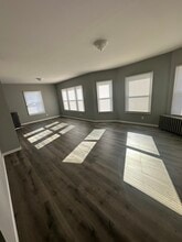 371 Dickinson St in Springfield, MA - Building Photo - Building Photo