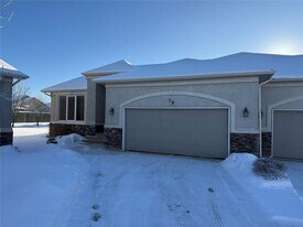 600 Dovercourt Dr in Winnipeg, MB - Building Photo