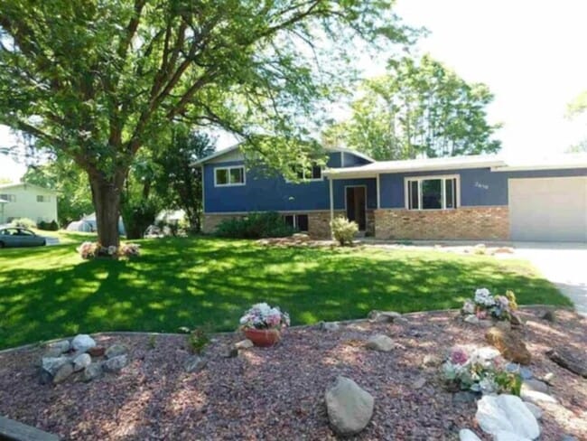 property at 2659 Paradise Dr