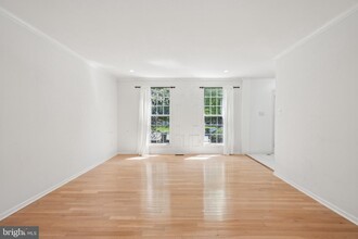 133 Europa Blvd in Cherry Hill Township, NJ - Building Photo - Building Photo