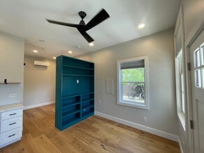 907 Ashley Ave, Unit Studio behind Main House in Charleston, SC - Building Photo - Building Photo