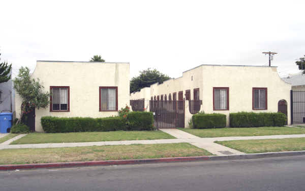 2875-2883 1/2 Edgehill Dr in Los Angeles, CA - Building Photo