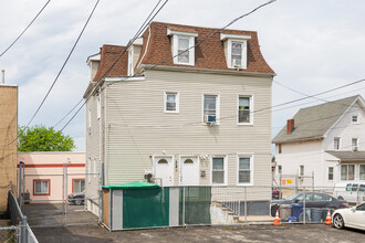 318 Clove Rd in Staten Island, NY - Building Photo - Building Photo