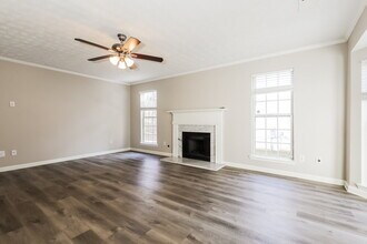 2540 Lake Royale Dr in Riverdale, GA - Building Photo - Building Photo