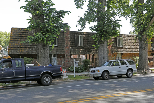 2805 H St in Sacramento, CA - Building Photo - Building Photo