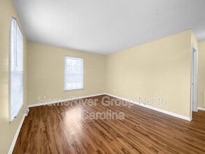 3201 Cross Winds Rd in Charlotte, NC - Building Photo - Building Photo