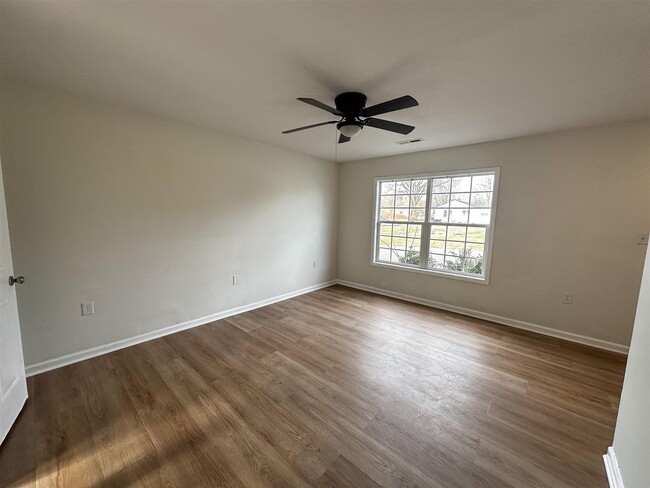 1225 N Lee Dr in Bowling Green, KY - Building Photo - Building Photo