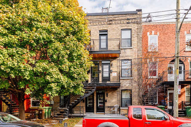 3704 Gertrude Rue in Verdun, QC - Building Photo - Building Photo